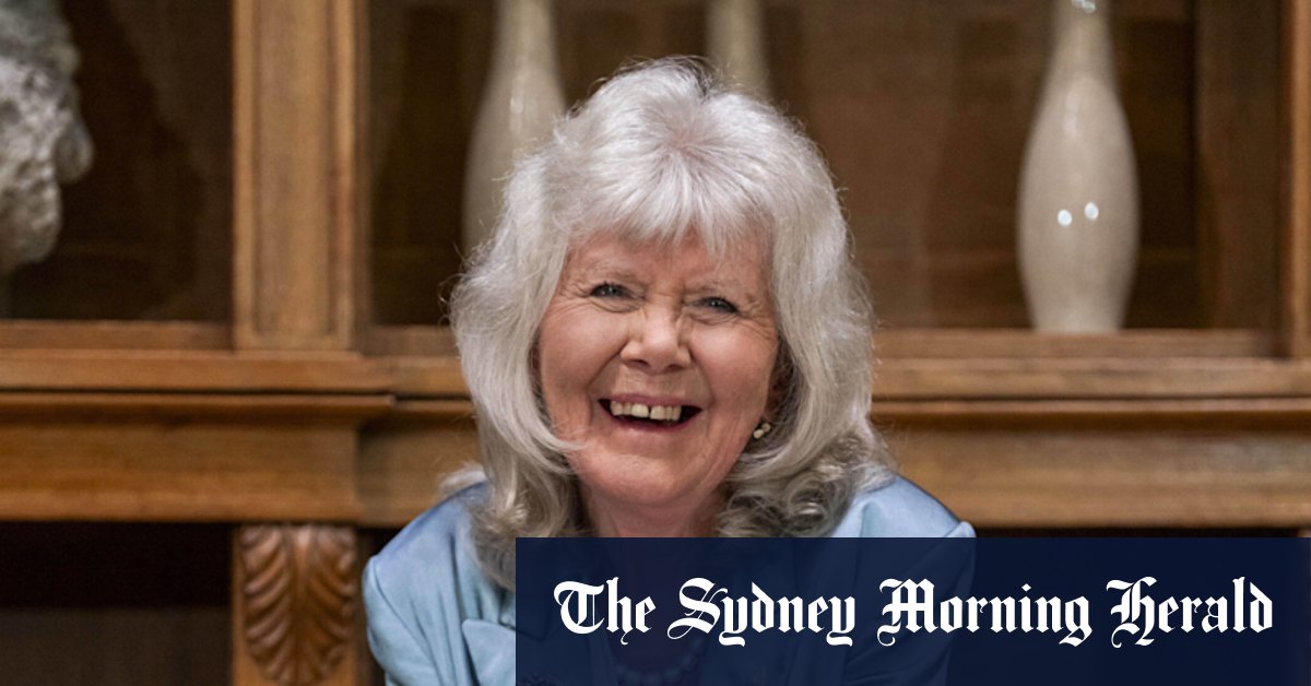 Dame Jilly Cooper meurt de 88 ans après l'automne
