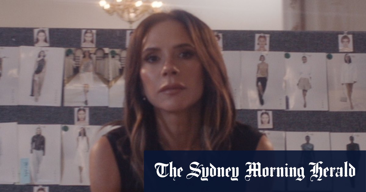 Un documentaire explore sa carrière dans la mode, ses relations, mais pas l'ère des Spice Girls