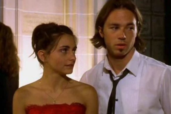 Pia Miranda dans le rôle de Josie et Kick Gurry dans le rôle de Jacob dans Looking for Alibrandi.