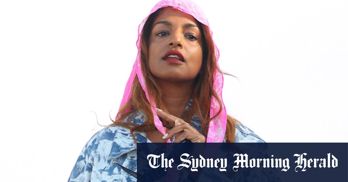 Paper Planes met en vedette MIA sur Candace Owens et Feng
