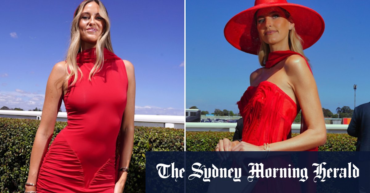 Le rouge est la couleur de la saison à la course de Melbourne