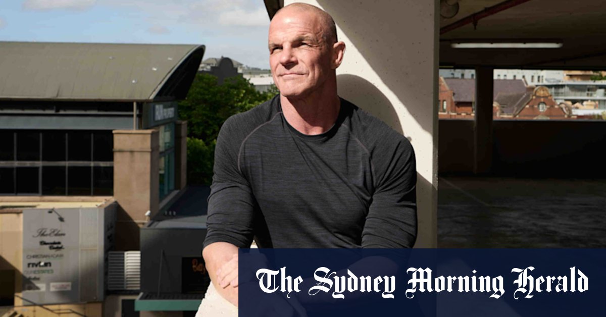Trois stars du test australien ont menacé de boycotter la tournée Kangaroos avec Ian Roberts après avoir appris qu'il était gay