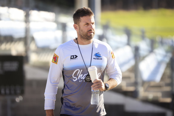 L'entraîneur adjoint de Cronulla, Josh Hannay, rejoindra les Titans en tant qu'entraîneur-chef en 2026.
