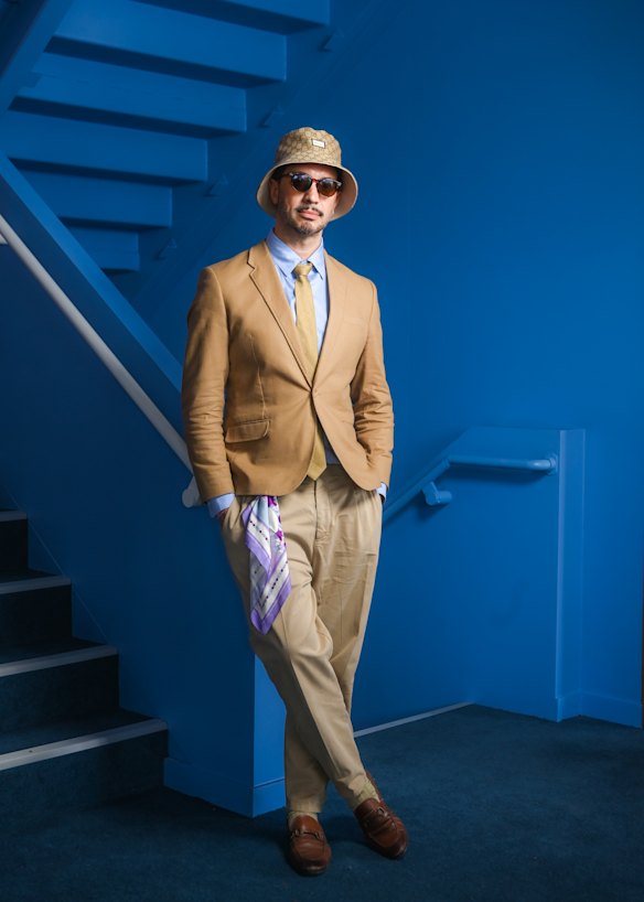 Nunzio Miano en Gucci, Pucci, vintage et Zara.