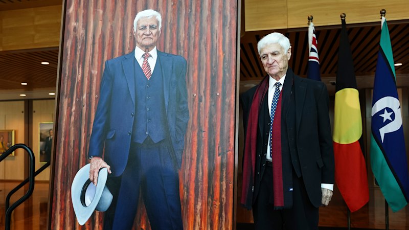 Albanese dévoile le portrait officiel de Bob Katter dans la salle des députés du Parlement
