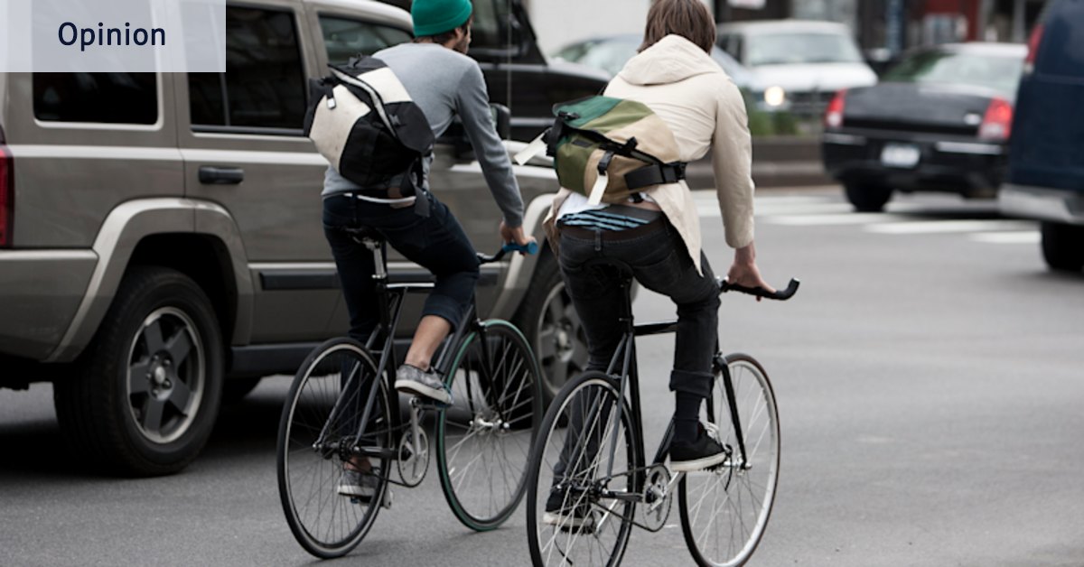 Les jeunes hommes qui se promènent sans casque me font la tête