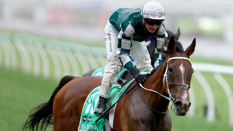 Via Sistina remporte les Champions Stakes alors que Pride Of Jenni et Mr Brightside vacillent dans Champions Mile