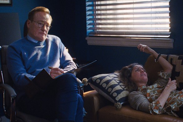 Conan O'Brien joue le thérapeute de Linda dans le film.