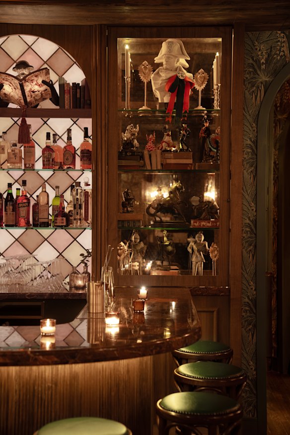Les intérieurs du bar new-yorkais Monsieur.