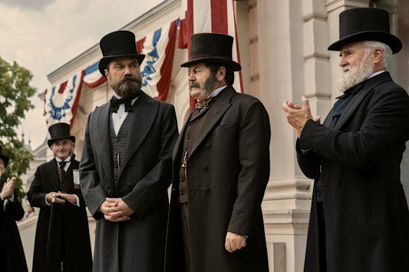 Michael Shannon dans le rôle de James Garfield, Nick Offerman dans le rôle de Chester A. Arthur, Bradley Whitford dans le rôle de James Blaine dans Death by Lightning. 