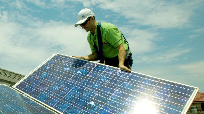 Les détaillants cherchent à alléger leurs coûts pour offrir trois heures d'électricité gratuite à tous