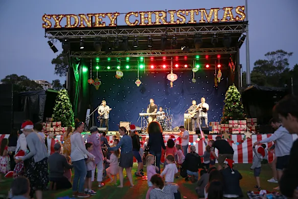 Un concert de Noël dans la ville de Sydney. 