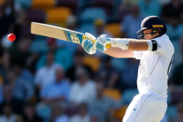Joe Root sur le pied arrière.