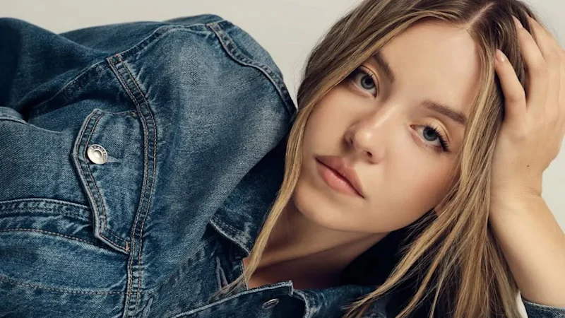 La première tentative de Sydney Sweeney de répondre à sa campagne American Eagle a été un fiasco. Elle vient de réessayer
