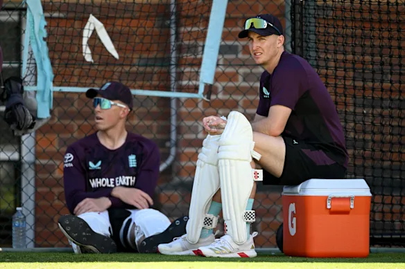 L'Angleterre met en vedette Zak Crawley et Harry Brook à l'entraînement.