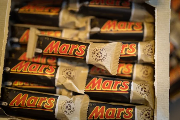 Les barres Mars emballées en papier sont un exemple de l’évolution des emballages.