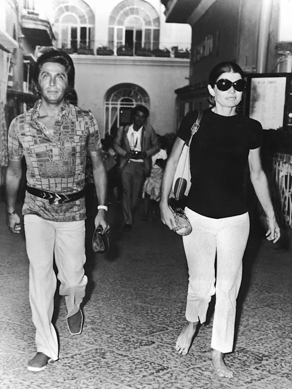 Valentino avec Jackie Onassis en 1970 à Capri.
