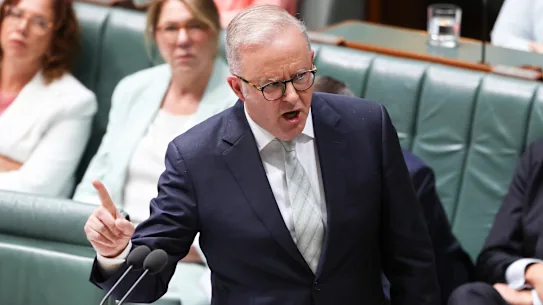 Le Premier ministre Anthony Albanese pendant l'heure des questions