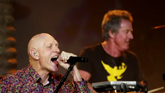 Adieu : Midnight Oil a diffusé 40 titres en trois heures et demie, regardés par un gratin du public.