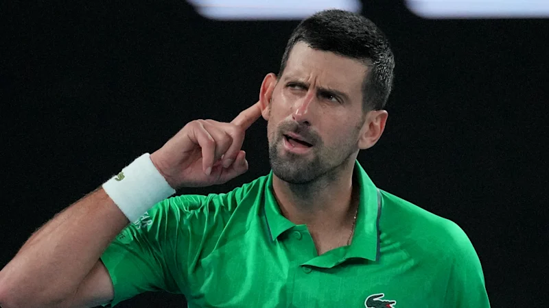 L'agité Novak Djokovic gagne dans une soirée pleine d'action ; Jannik Sinner se flétrit sous la chaleur extrême mais vit encore pour se battre un autre jour après avoir battu Eliot Spizzirri