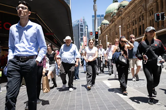 Si elle ne prend pas de risques, ne réfléchit pas de manière plus ambitieuse et ne stimule pas sa compétitivité – en particulier pendant les périodes de stagnation économique – l’Australie risque de ne pas bénéficier d’un niveau de vie plus élevé et de prendre du retard sur ses pairs.