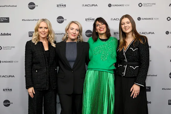 l'avocate australienne des droits de l'homme Jennifer Robinson ; la réalisatrice Selina Miles ; La journaliste colombienne Catalina Ruiz-Navarro et Brittany Higgins à la première de Silenced, un nouveau film documentant leurs expériences de prise de parole.