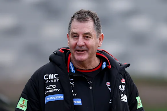 Les Saints de Ross Lyon ont fait sensation dans le pool de mouvements des joueurs.