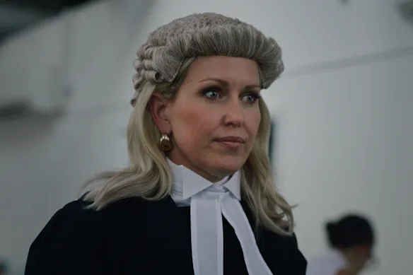 L'avocate des droits humains Jennifer Robinson au tribunal dans une scène du documentaire australien Silenced, présenté pour la première fois à Sundance en janvier 2026. 