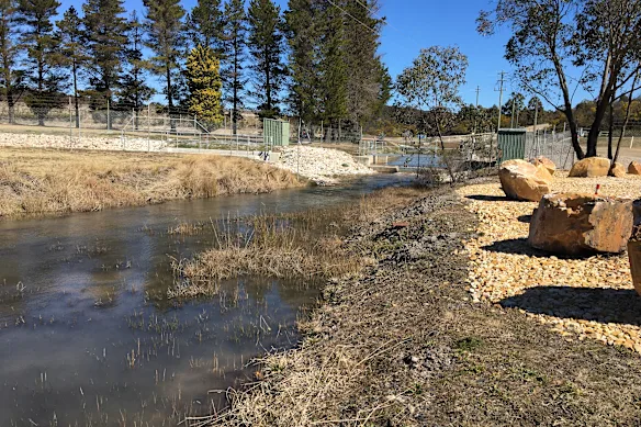 Le point de rejet des déchets LDP001 près de Springvale Coal dans le ruisseau Wangcol, un affluent de la rivière Coxs.