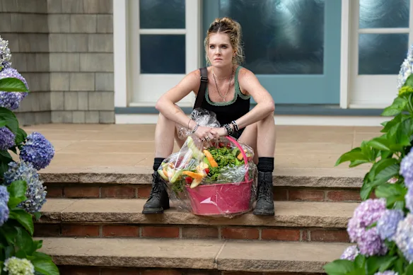 Meghann Fahey joue dans Sirens.