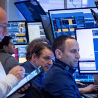 Les marchés aujourd&rsquo;hui : Wall Street chute alors que le pétrole et les obligations augmentent la pression ; L&rsquo;ASX envisage des gains