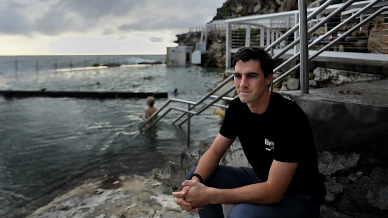 Exclu en raison d'une blessure au dos, donne la priorité à la condition physique à long terme