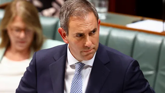 Le Premier ministre Anthony Albanese et le trésorier Jim Chalmers pendant l'heure des questions.