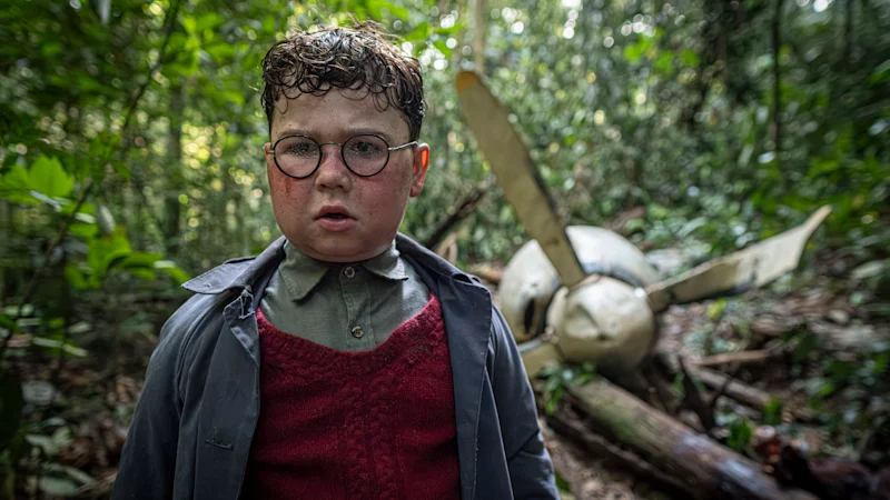 La nouvelle adaptation du roman de William Golding de 1954 de l'écrivain Adolescence Jack Thorne semble terriblement opportune