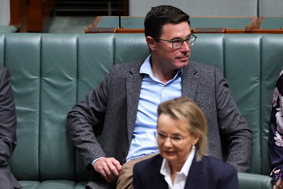 Le chef de l'opposition Sussan Ley et le chef des Nationaux David Littleproud au Parlement avant la dernière scission de la Coalition.