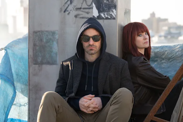 Charlie Cox et Deborah Ann Woll dans Daredevil : Born Again.