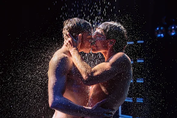Matthew Mitcham, plongeur olympique devenu acteur, et Matthew Predny dans Afterglow.
