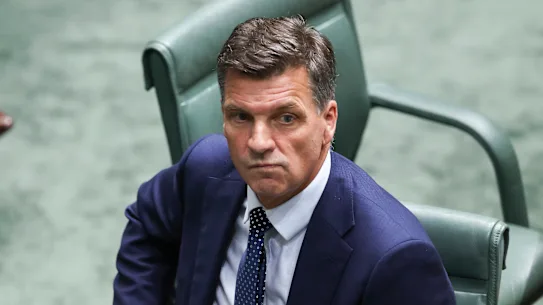 Le chef de l'opposition, Angus Taylor, à l'heure des questions mardi.