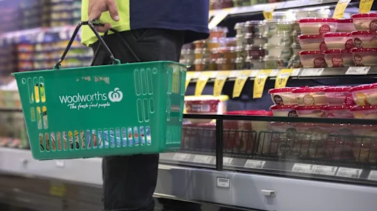 Woolworths, Coles et Amazon sont en concurrence avec les sociétés de médias pour les revenus publicitaires.