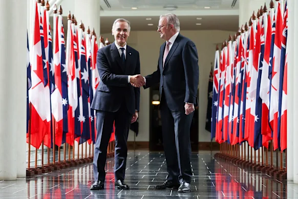 « Géométrie variable » : le Premier ministre du Canada Mark Carney et le Premier ministre Anthony Albanese à Canberra cette semaine.