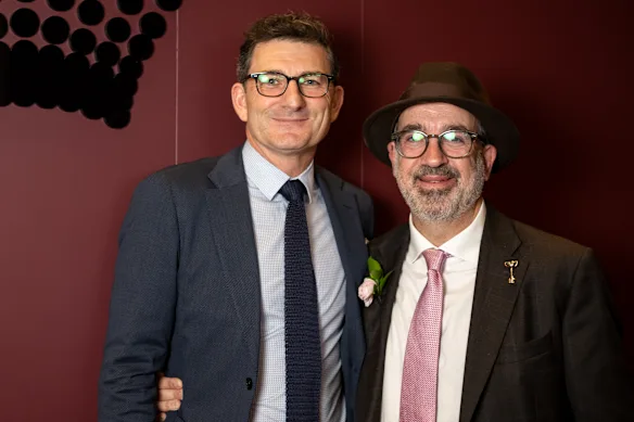 Travis Auld et Martin Pakula.
