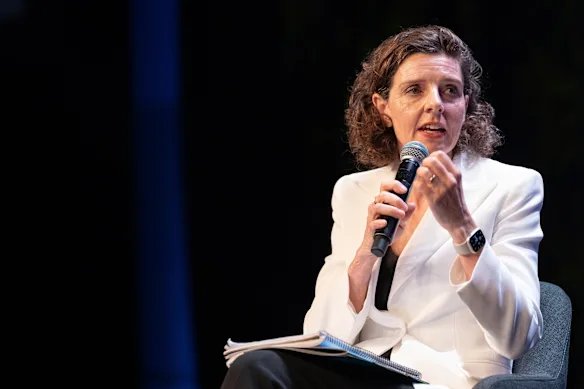 « Il ne s’agit pas d’une récompense pour les efforts ou l’ingéniosité, ni d’un moteur d’investissement, c’est l’aubaine de la guerre », déclare Allegra Spender. 