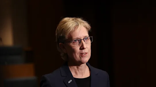 La secrétaire de l'ACTU, Sally McManus, affirme que l'augmentation des congés annuels contribuera à compenser des décennies de déficit de croissance des salaires réels.