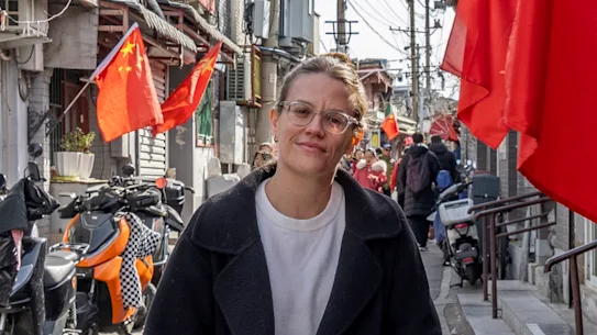 La correspondante pour l'Asie du Nord, Lisa Visentin, est arrivée à Pékin, alors que le Sydney Morning Herald et The Age reprennent