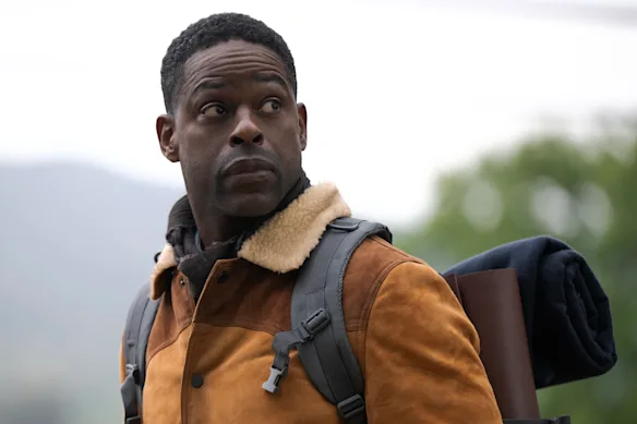 Sterling K Brown est l'agent Xavier Collins, qui quitte le bunker à la recherche de sa femme dans la deuxième saison de Paradise.