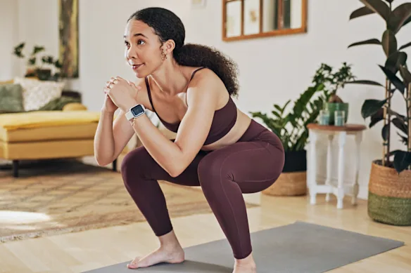 Pratiquez d’abord les mouvements sans poids.