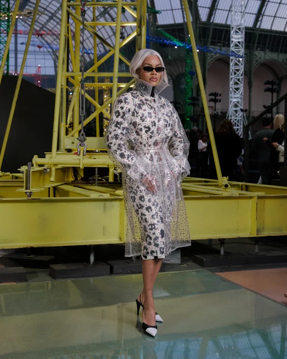 Teyana Taylor au premier rang du défilé femme Chanel à Paris.