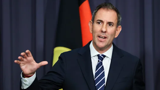 Le trésorier Jim Chalmers a imploré les fournisseurs de pétrole de ne pas profiter de la guerre en Iran.