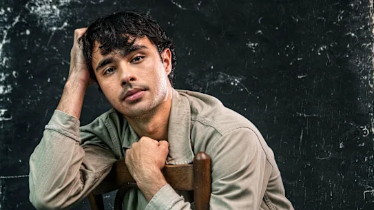 Thomas Weatherall a des rôles devant – et derrière – la caméra dans la dernière saison de Heartbreak High.