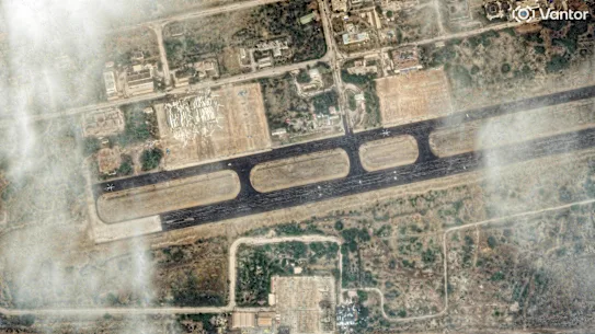 Bâtiments endommagés par les frappes aériennes sur la base aérienne de Havadarya, sur la côte sud de l'Iran.